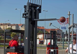 1904783_Závodníci Ještěrka Cupu se pokusí překonat rekord v hodu basketbalovým míčem