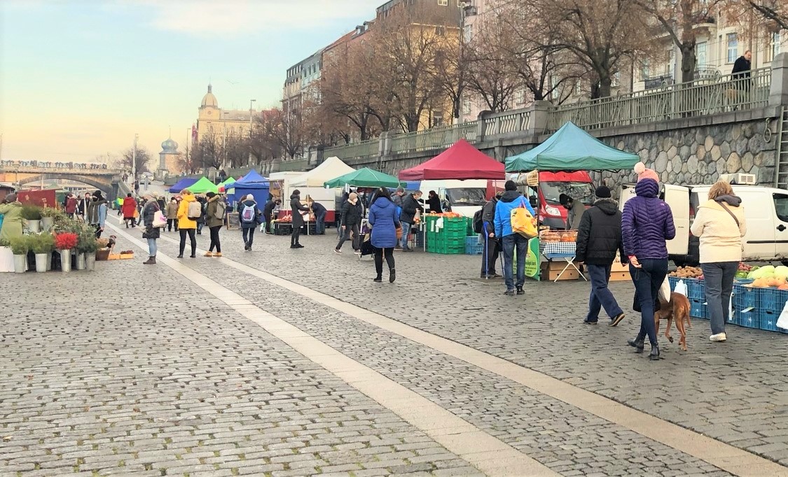 Tržiště na náplavce