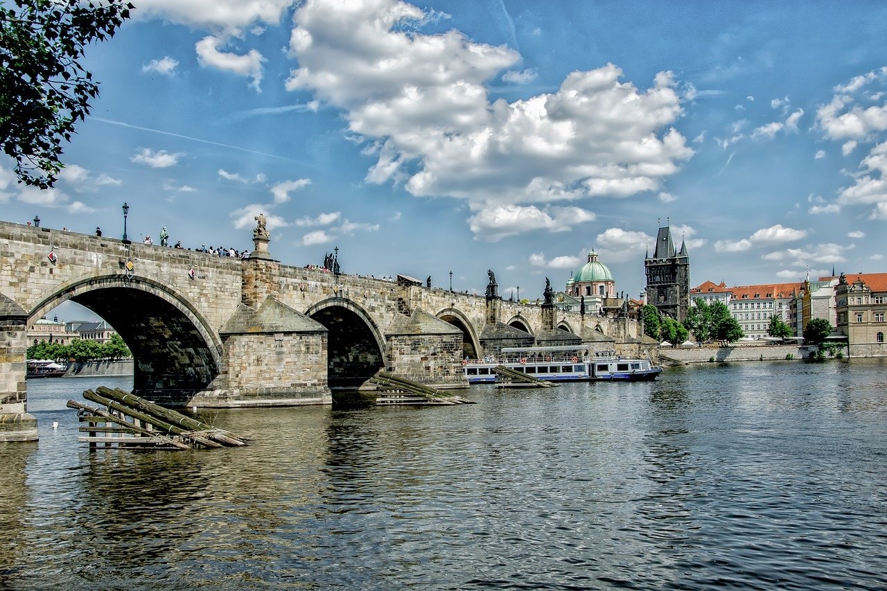 Ilustrační foto - Vltava a Karlův most