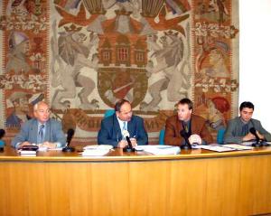 foto - Tiskové konference se zúčastnili (zleva): Zdeněk Trojan - předseda komise pro výchovu a vzdělávání, radní Jan Tomčík, vedoucí odboru školství mládeže a tělovýchovy