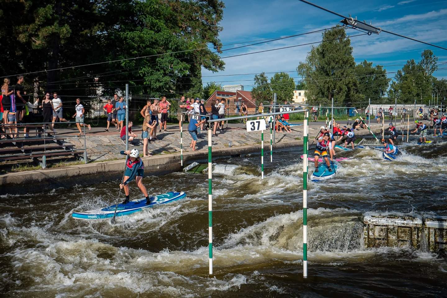 Paddleboardy na trojském kanálu