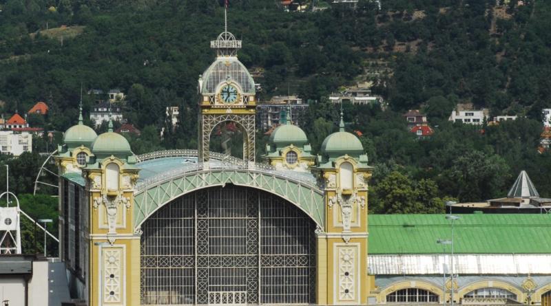 Pohled na Průmyslový palác z výšky